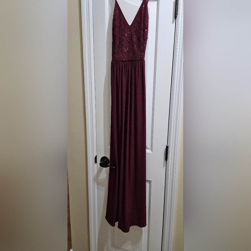 Davids Bridal Burgandy Sleeveless V-Neck, Zip Back Gown for Weddings/Prom